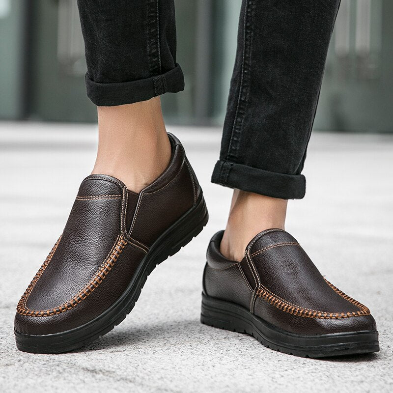 Sapato Mocassins de Couro Leve para Homem